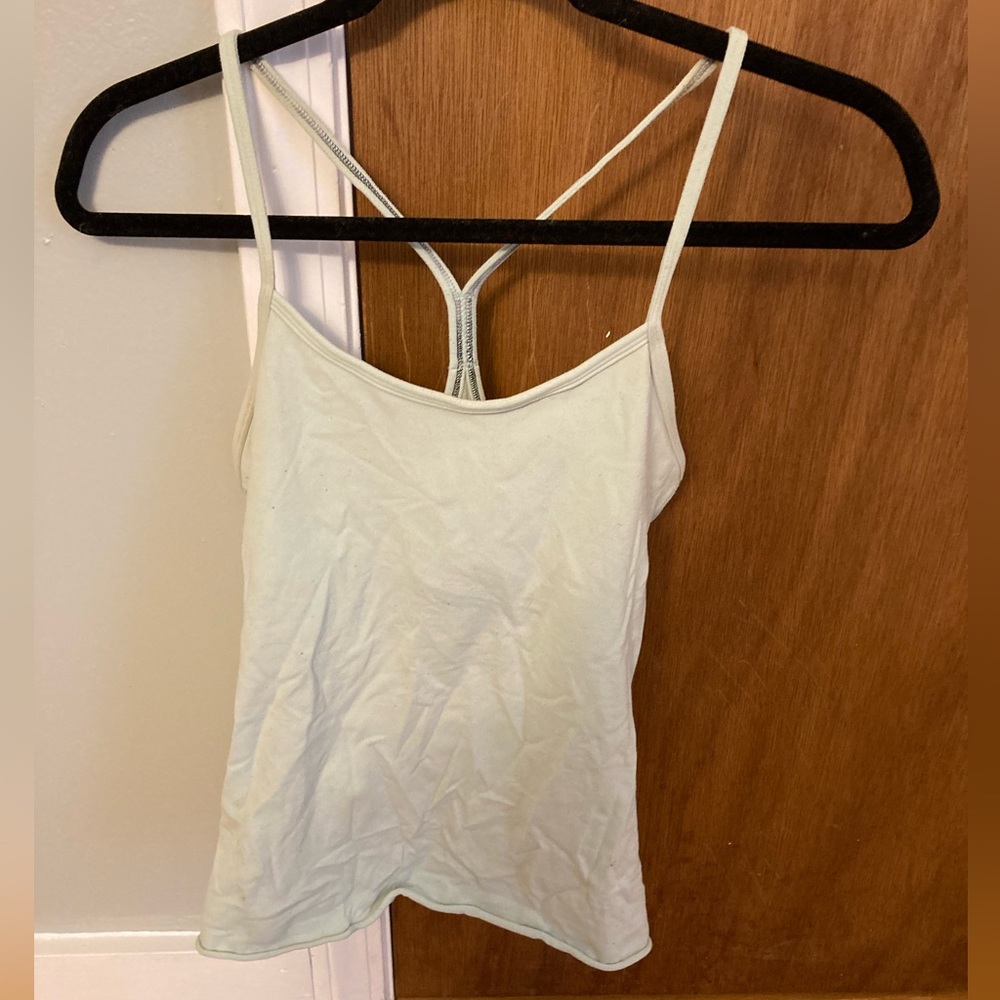 Lululemon Y flow tank